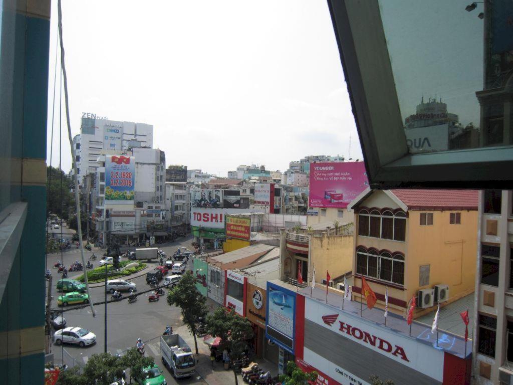 Thien Hoa Hotel Хошимин Екстериор снимка