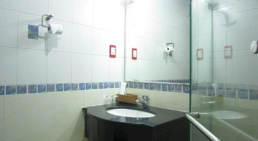 Thien Hoa Hotel Хошимин Екстериор снимка